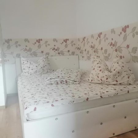 Helga House Hostel Turda Bagian luar foto