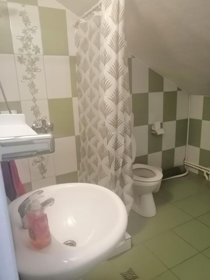 Helga House Hostel Turda Bagian luar foto