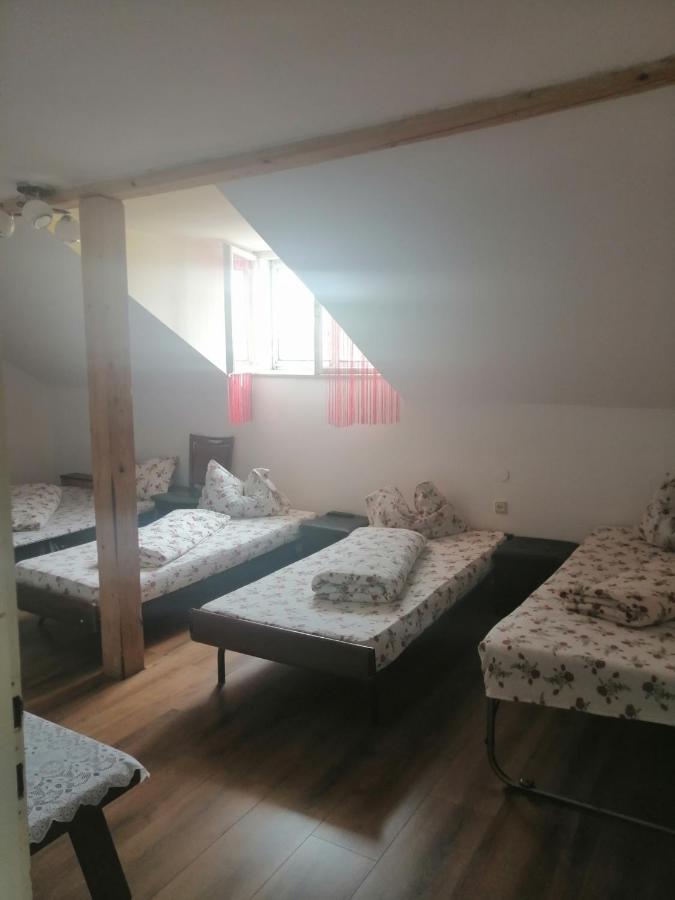 Helga House Hostel Turda Bagian luar foto