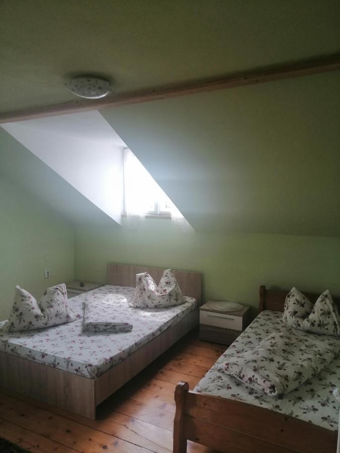 Helga House Hostel Turda Bagian luar foto