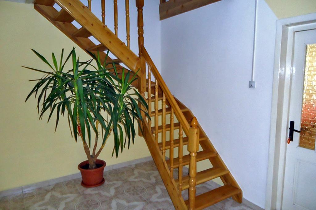 Helga House Hostel Turda Bagian luar foto