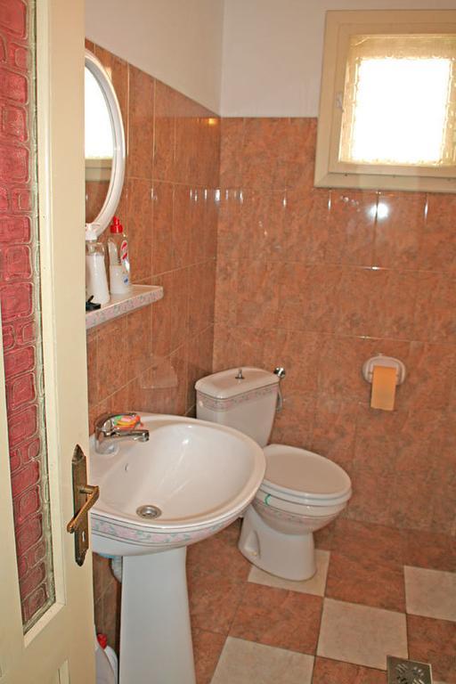 Helga House Hostel Turda Ruang foto